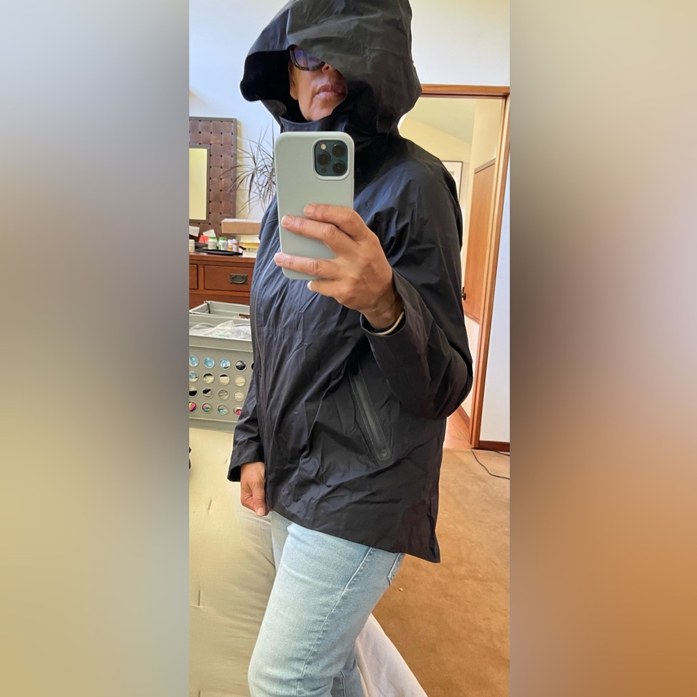 Nike Light Weight Women's Hooded Rain  Jacket M Black - Picture 14 of 16